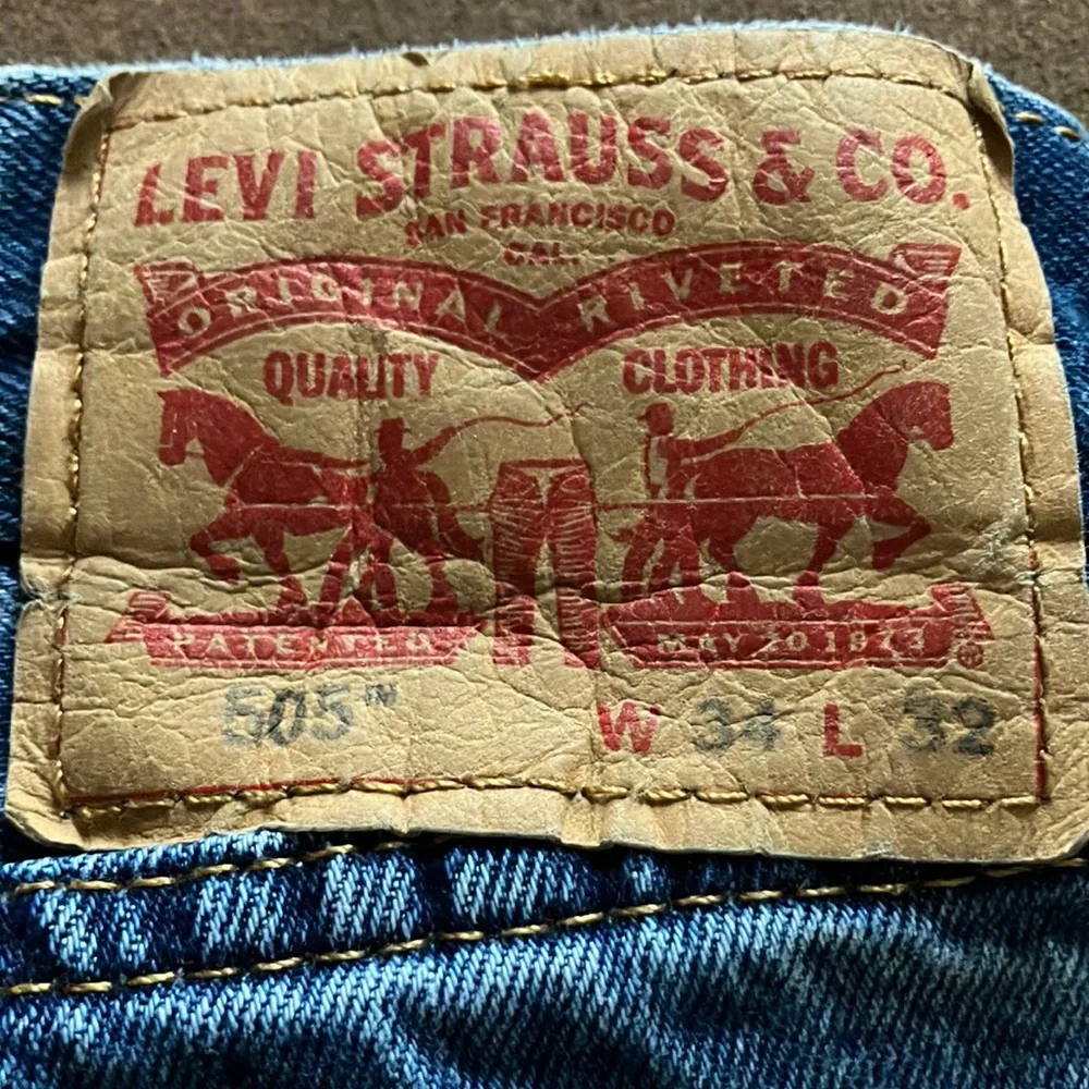 Levi's 505 Blue Jeans with Vintage Appeal 34x32‎ (Red Tab No Text)